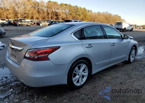 2015 Nissan Altima 2.5 из США, поврежденный, VIN 1N4AL3APXFC591072